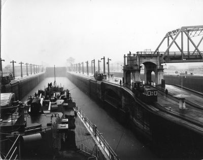 086c_Coming_Home_from_Korea_Transiting_Panama_Canal_Nov_1950.jpg